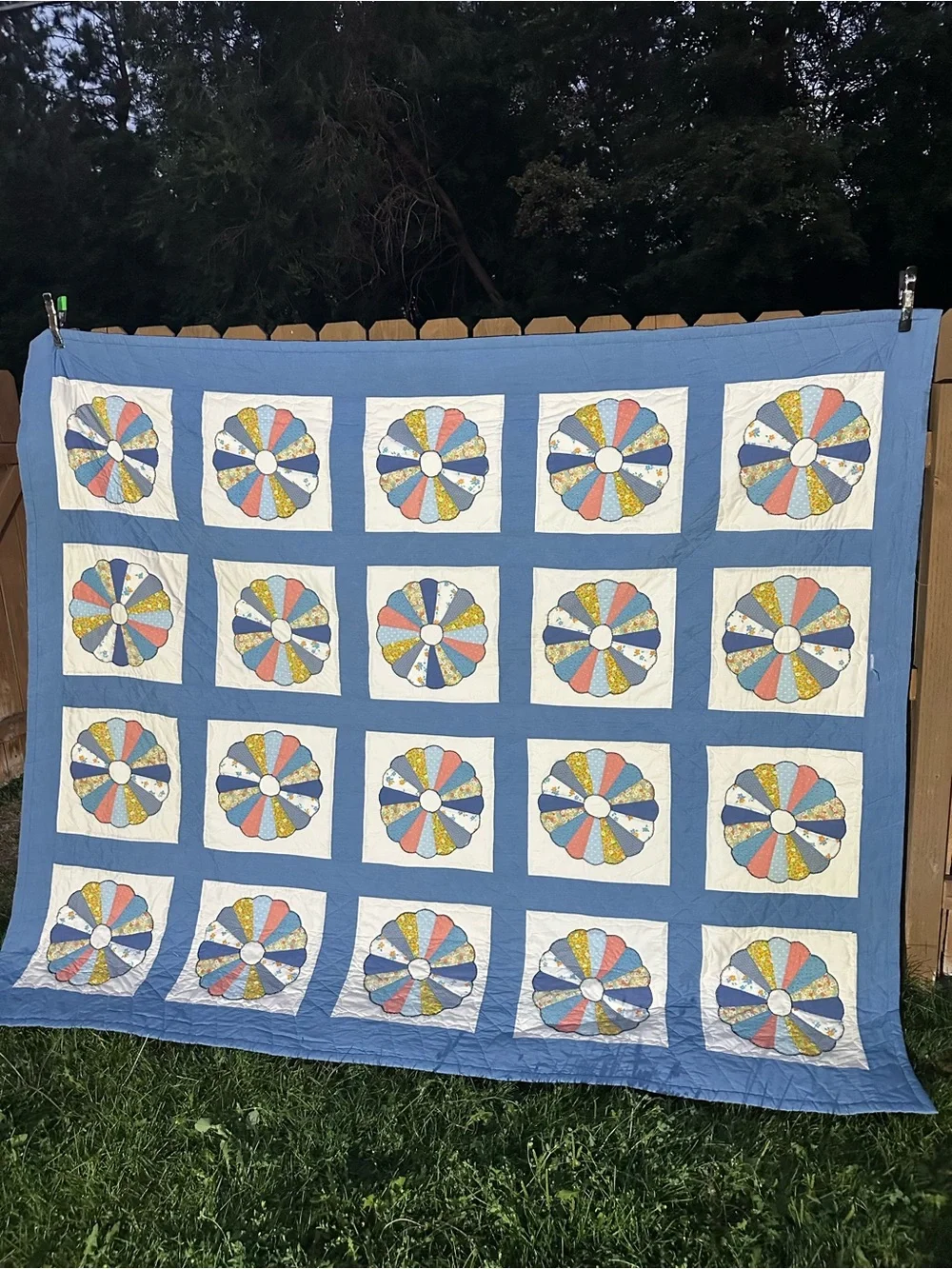 Vintage handmade Blue and White Dresden Plate Quilt